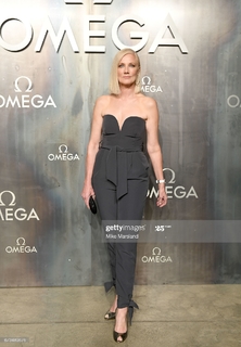 Joely Richardson feet photo thumbnail