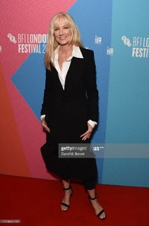 Joely Richardson feet photo thumbnail