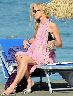 Joely Richardson feet photo thumbnail