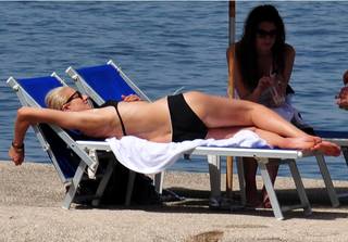 Joely Richardson feet photo thumbnail