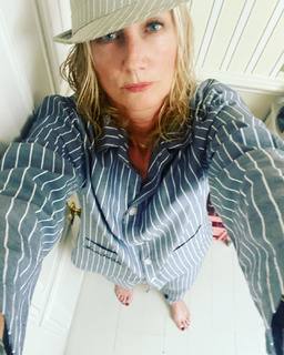 Joely Richardson feet photo thumbnail