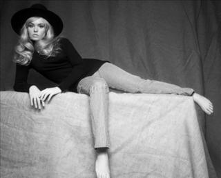 Joey Heatherton feet photo 3