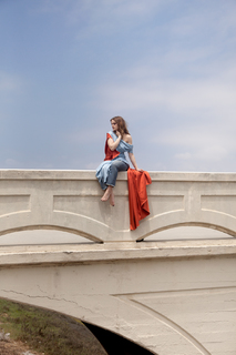 Joey King feet photo thumbnail