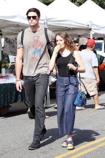 Joey King feet photo thumbnail