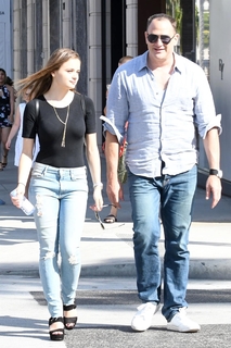 Joey King feet photo thumbnail