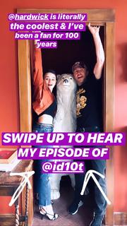 Joey King feet photo thumbnail