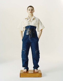 Joey King feet photo thumbnail