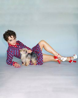 Joey King feet photo thumbnail