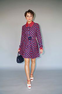 Joey King feet photo thumbnail
