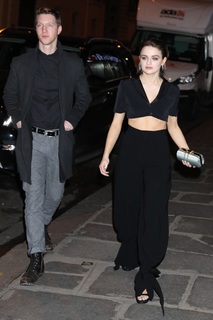 Joey King feet photo thumbnail
