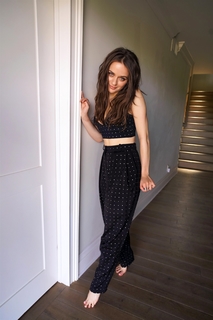Joey King feet photo thumbnail