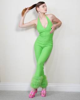Joey King feet photo thumbnail