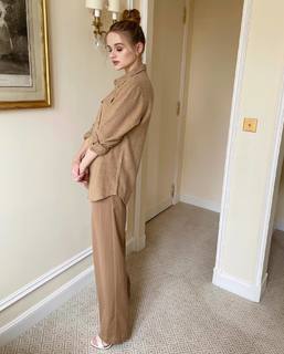 Joey King feet photo thumbnail