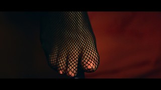 Joey King feet photo thumbnail