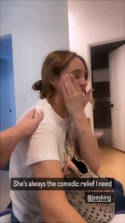 Joey King feet photo thumbnail