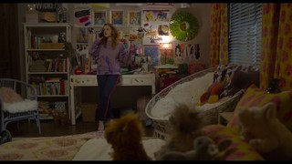 Joey King feet photo thumbnail