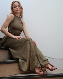 Joey King feet photo thumbnail