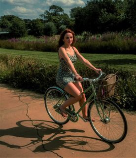 Joey King feet photo thumbnail