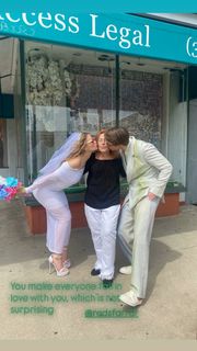 Joey King feet photo thumbnail