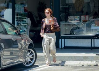 Joey King feet photo 5
