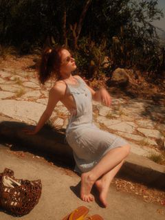 Joey King feet photo 5