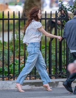 Joey King feet photo 7