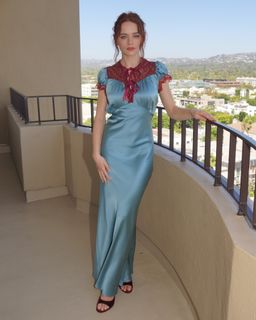 Joey King feet photo 12
