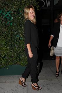 Joey Lauren Adams feet photo thumbnail