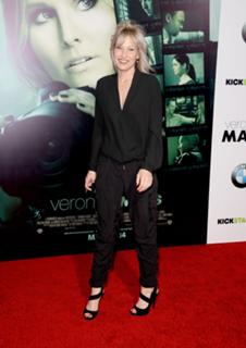 Joey Lauren Adams feet photo thumbnail