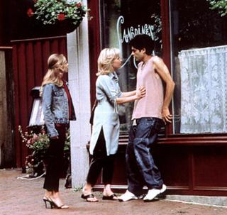 Joey Lauren Adams feet photo thumbnail