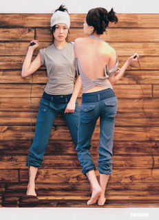 Joey Yung feet photo 2