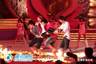 Joey Yung feet photo 18