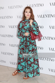 Joey Yung feet photo 14