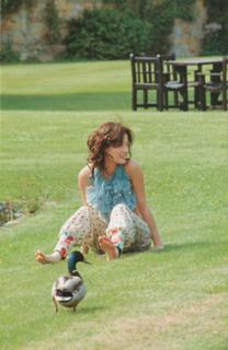 Joey Yung feet photo 14