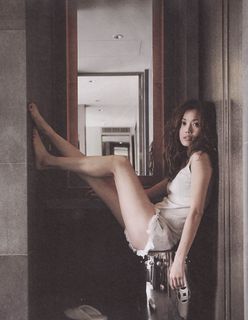 Joey Yung feet photo 12