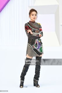 Joey Yung feet photo 12