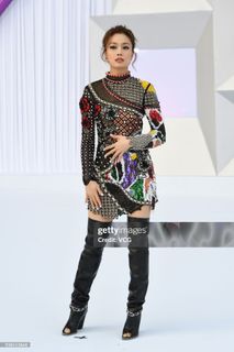 Joey Yung feet photo 10