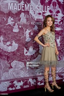 Joey Yung feet photo 6