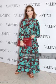 Joey Yung feet photo 2