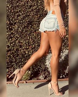 Johana Gomez feet photo 11