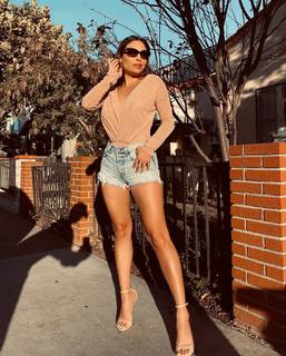 Johana Gomez feet photo 10