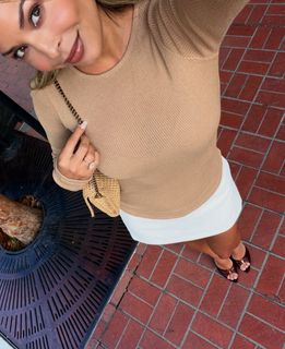 Johana Gomez feet photo 3