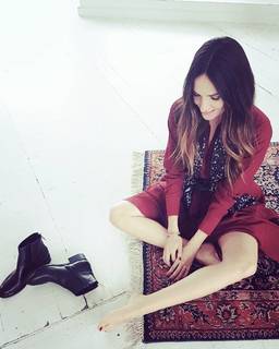 Johanna Klum feet photo thumbnail