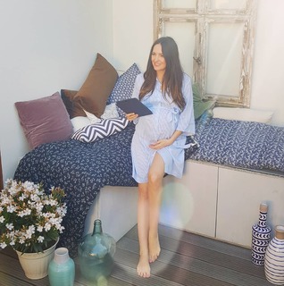 Johanna Klum feet photo thumbnail