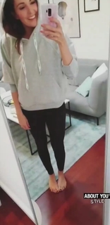 Johanna Klum feet photo thumbnail