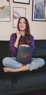 Johanna Klum feet photo thumbnail