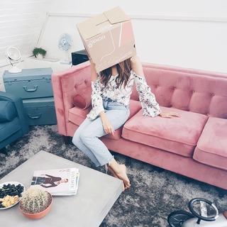 Johanna Klum feet photo thumbnail
