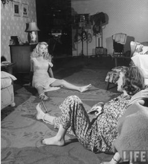 Joi Lansing feet photo 1