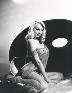 Joi Lansing feet photo 7