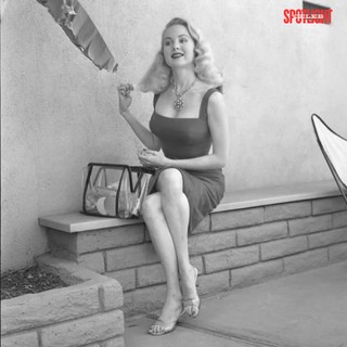 Joi Lansing feet photo 6
